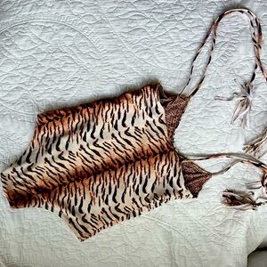 Acacia kids xxl like new $40
